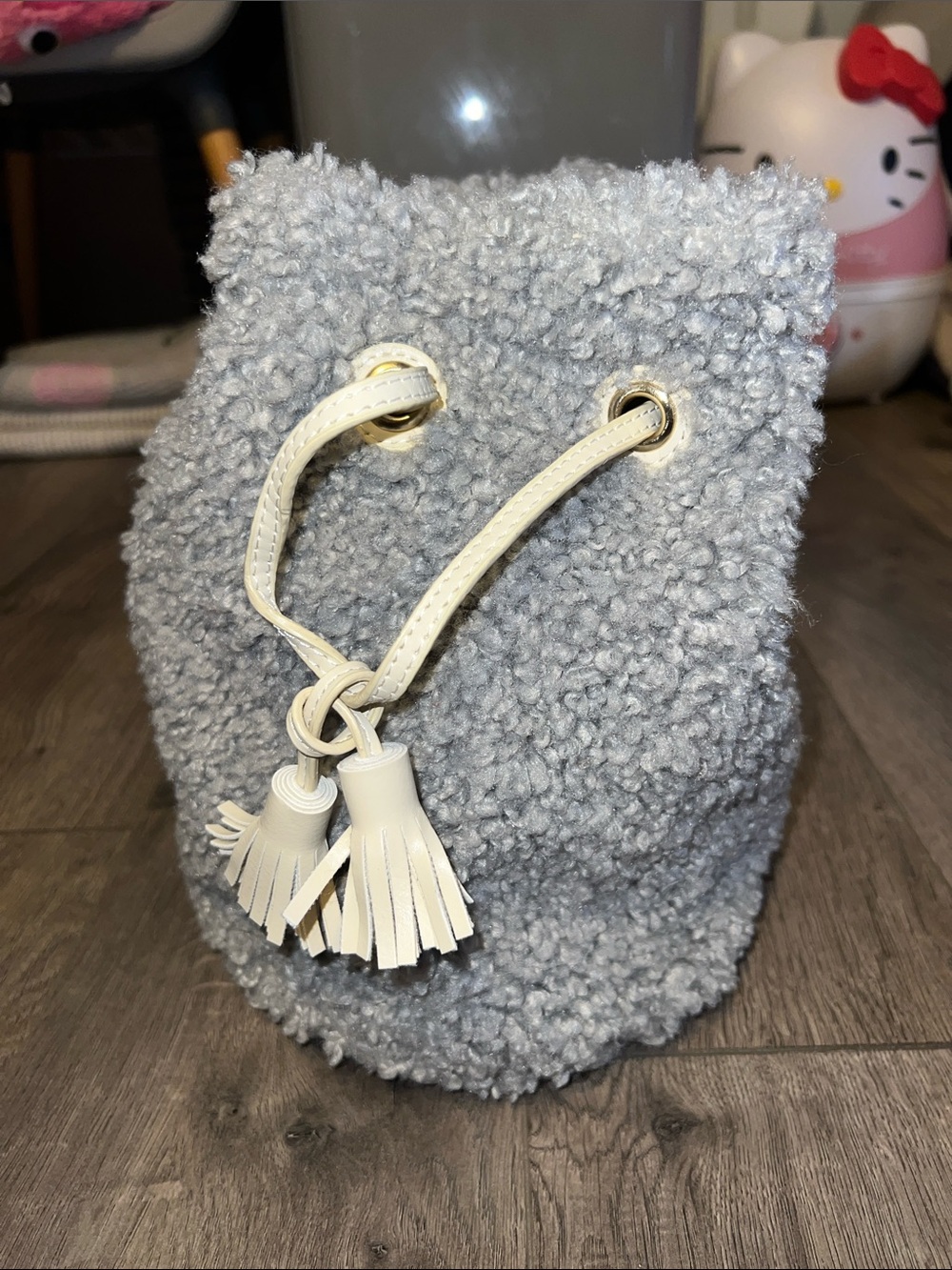 Olive des olive Cozy Gray Sherpa Drawstring Bucket Bag with Tassels